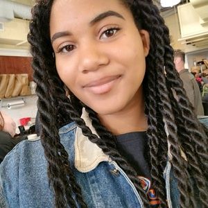 Meet your Posher, Laila